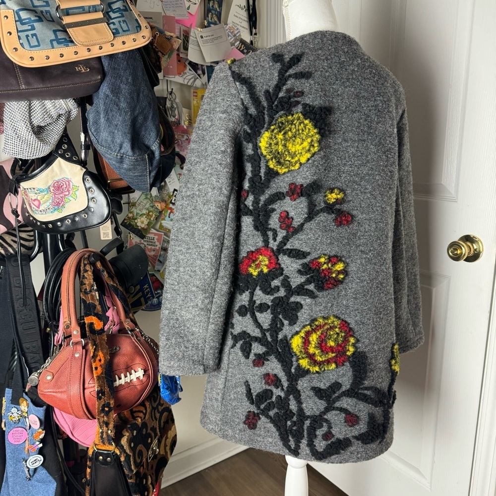 Kikisix Italian Embroidered Cardigan Medium